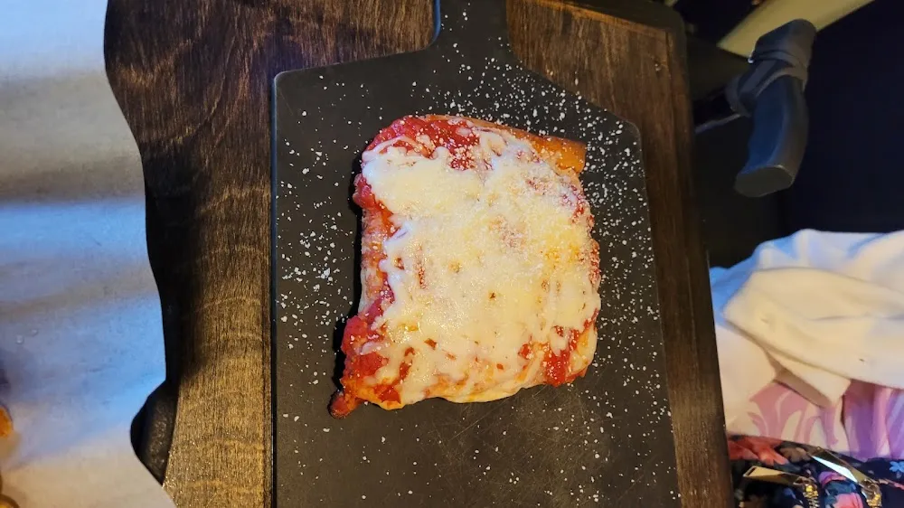Single Slice Cheese Pizza